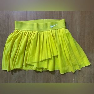 Women’s Nike Pleated Golf Tennis Skort Size small